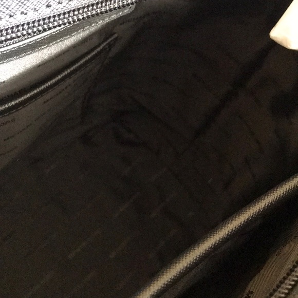 Michael Kors Jet Set Tote - Picture 6 of 7